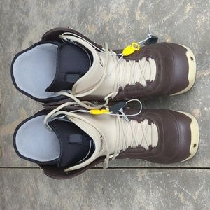 Men's Burton snowboard boots